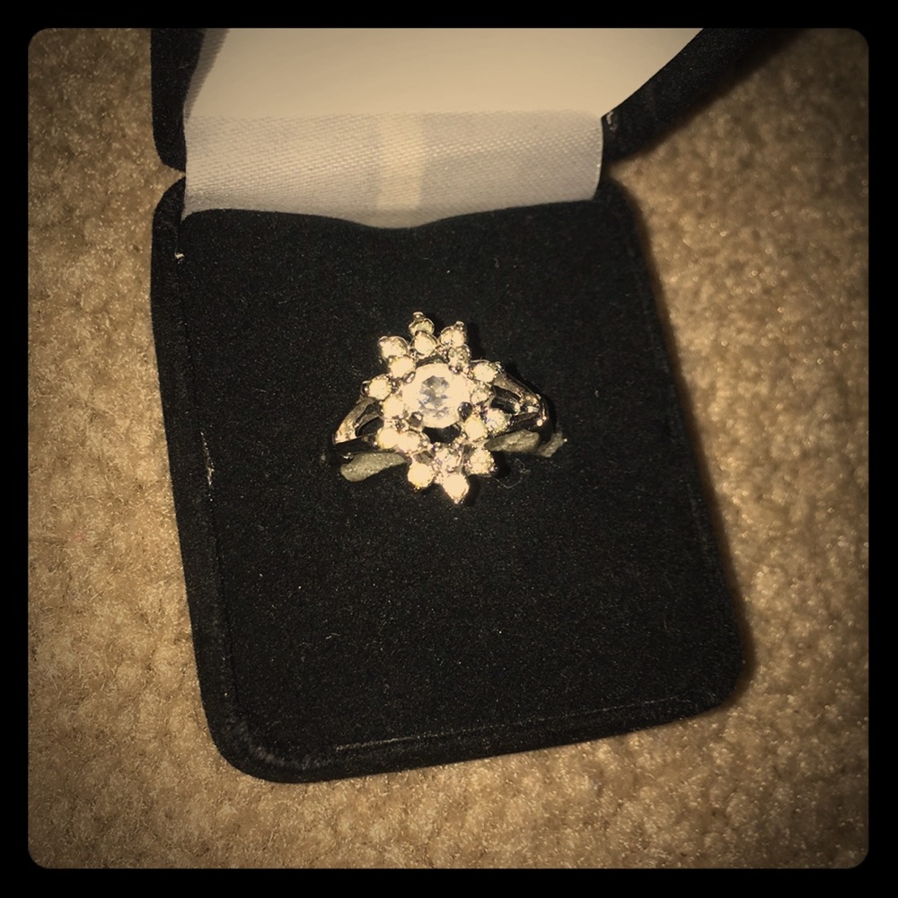 Silver stone ring